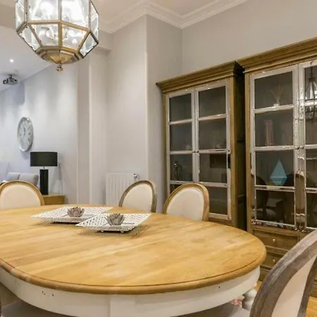 Apartament Amplio Y Confortable En El Casco Viejo Con Parking Privado