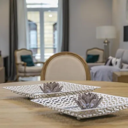 Amplio Y Confortable En El Casco Viejo Con Parking Privado Appartamento *