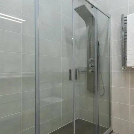 Amplio Y Confortable En El Casco Viejo Con Parking Privado