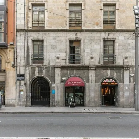 Amplio Y Confortable En El Casco Viejo Con Parking Privado アパート